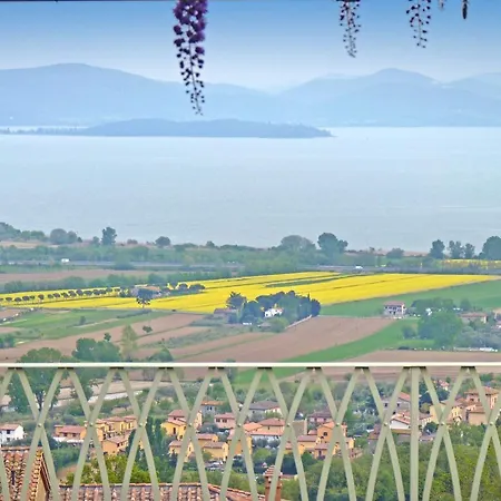 Vernazzano Basso Sleeps 16 Pool Wifi Villa *